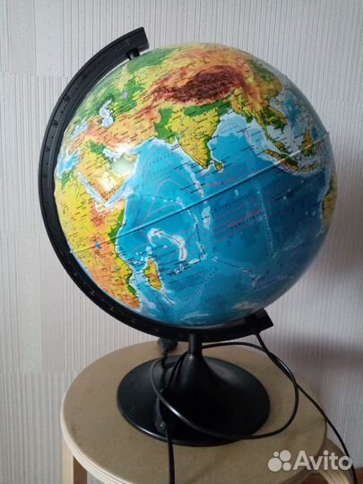 Глобус Земли физико-политический с подсветкой