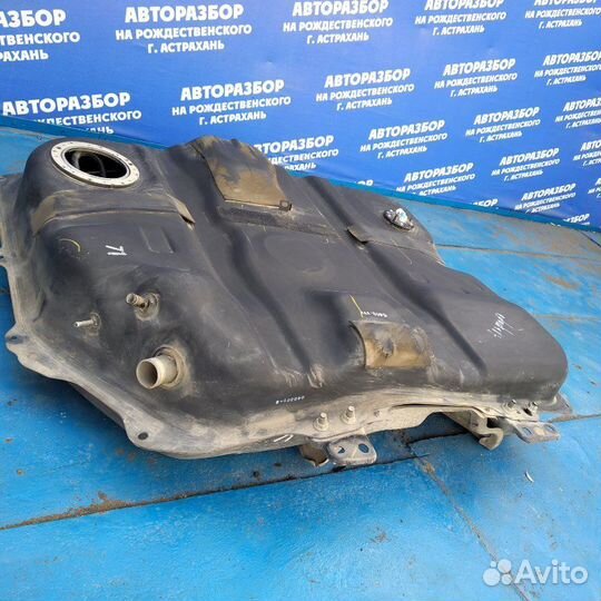 Бензобак. Toyota Alphard минивен 2AZ-FE 2005