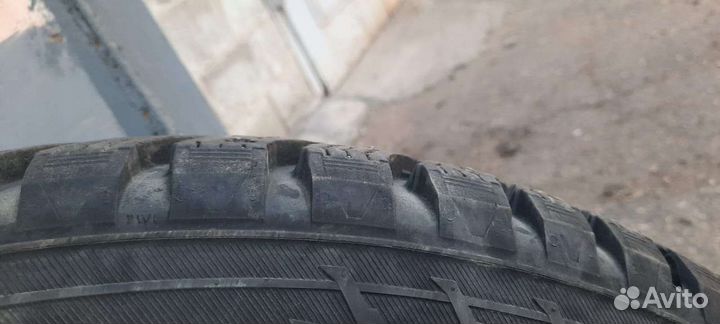 Nokian Tyres Hakkapeliitta 8 225/65 R17 114