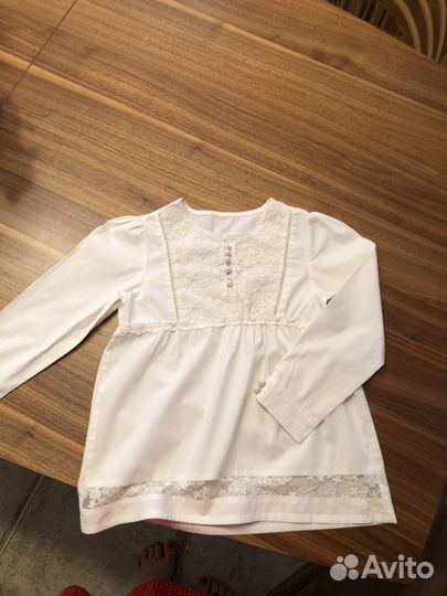 Фирменные, очень красивые блузки