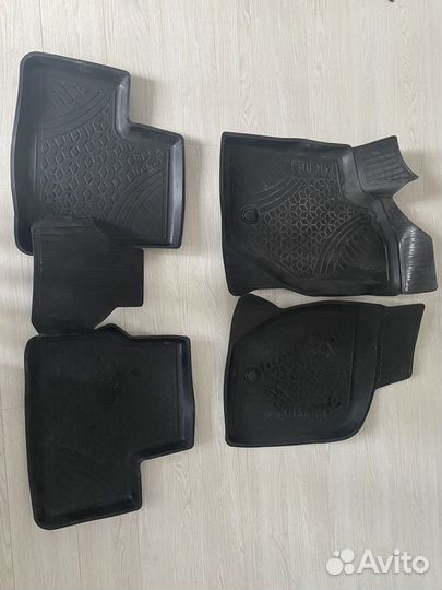 Резиновые коврики LADA Granta