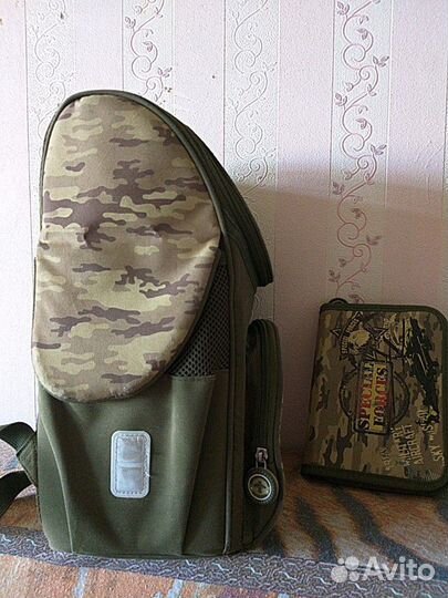 Школьный портфель для начальной школы