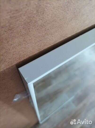 Зеркало в алюминевой рамке