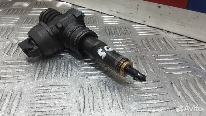 Форсунка дизельная skoda fabia 2 2007-2010