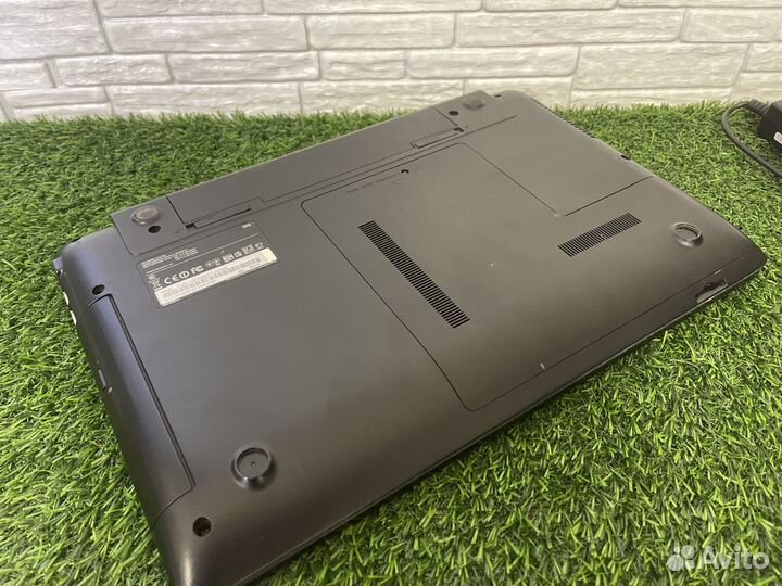 Ноутбук Samsung 300E