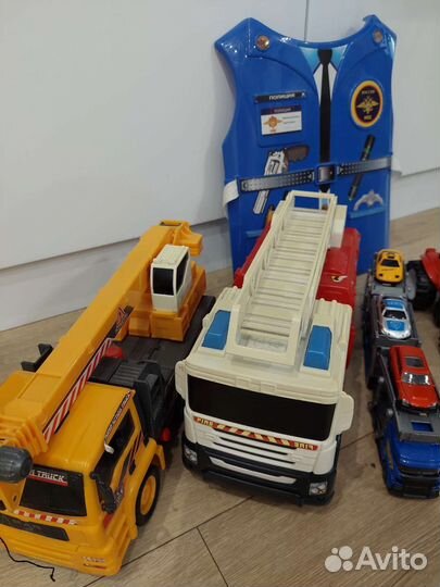 Пакет машинок на доставке