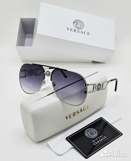 Солнцезащитные очки Versace