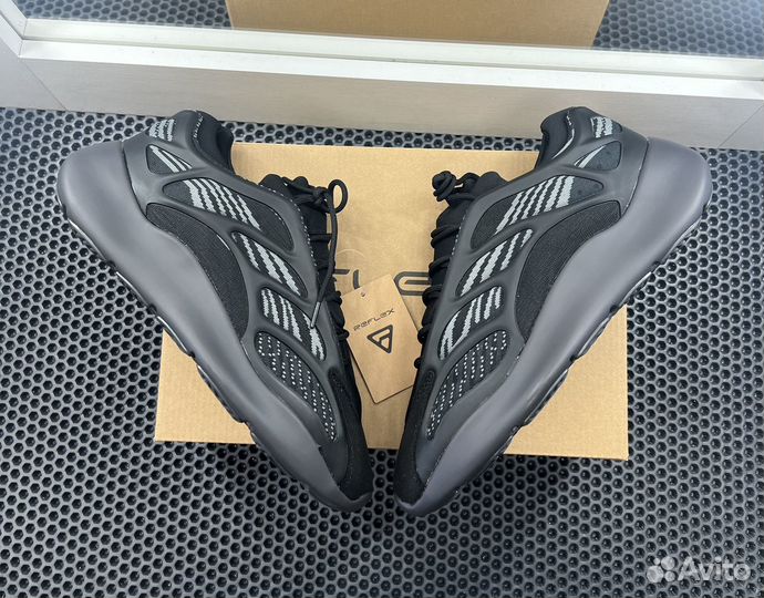 Adidas yeezy boost 700 v3 Alvah р.41,44,45