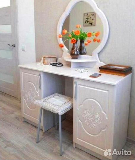 Косметический стол Лилия мдф