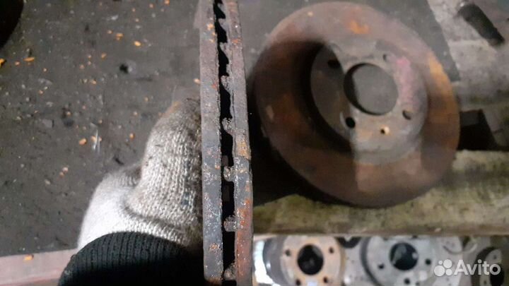 Тормозные диски passat b3 golf 3 golf2 256мм