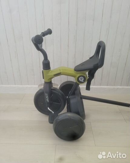 Склодной трехколесный велосипед