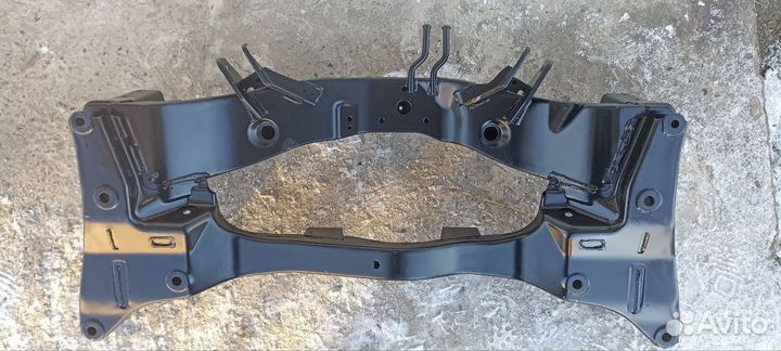 Подрамник задний Mitsubishi Outlander 1