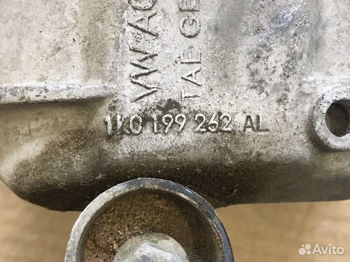 Опора двигателя Skoda Octavia A5 (3326)