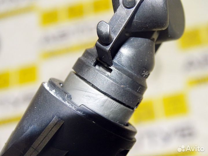 Форсутка омывателя фары левая дефект VW Пассат Б7