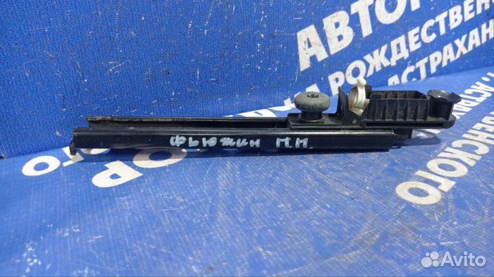 Механизм регулировки ремня безопасности Ford