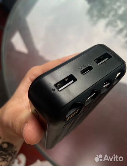 Повербанк на 30000 mah с беспроводной зарядкой