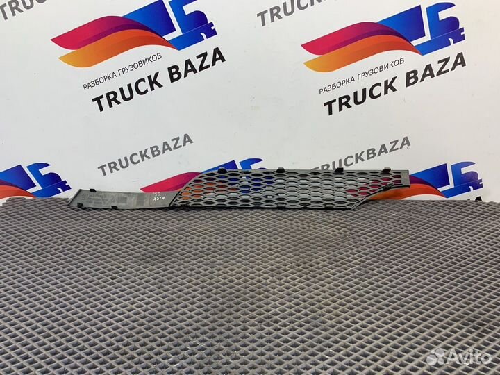 Накладка решётки радиатора Mercedes-Benz Actros