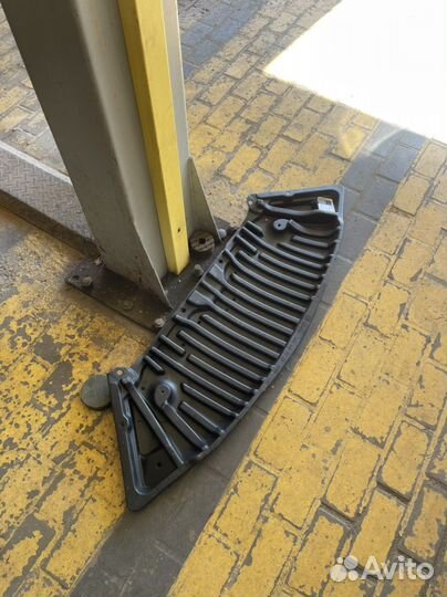 Защита переднего бампера. Защита двигателя