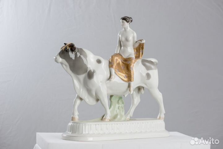 Антикварная фарфоровая статуэтка Похищение Европы