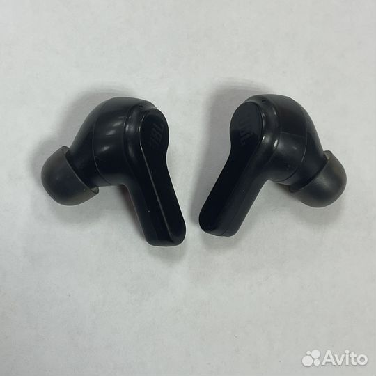 Беспроводные наушники JBL Wave Beam