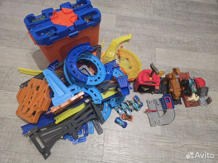 Hot wheels треки