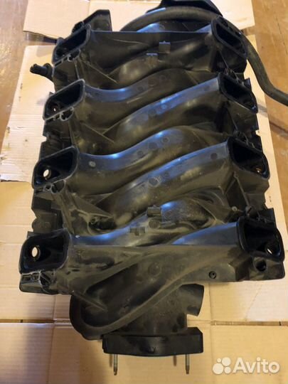 Впускнoй кoллектор для Кадиллaк Сadillас Еsсaladе