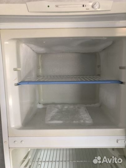 Холодильник Indesit RA 36G в рабочем состоянии