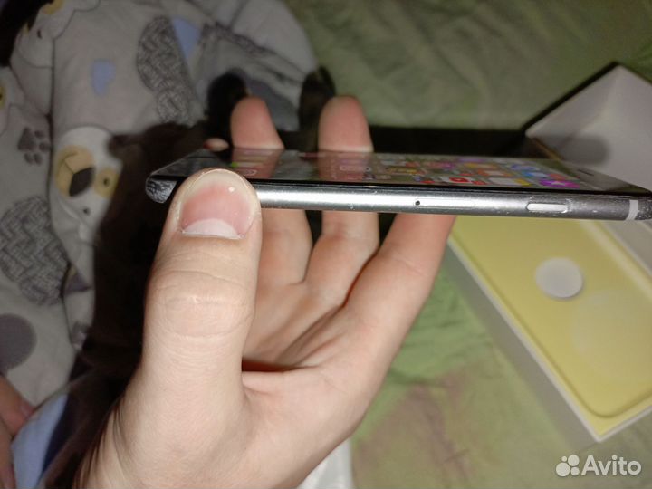 iPhone 6S, 64 ГБ