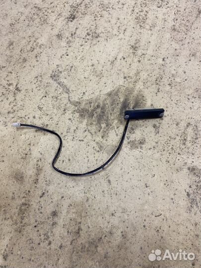 Кнопка открывания двери багажника наружняя Toyota