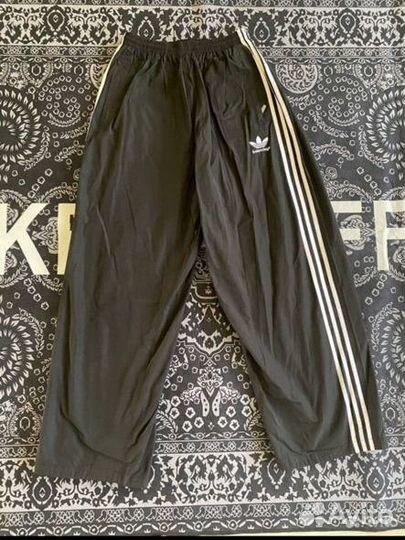 Balenciaga adidas штаны