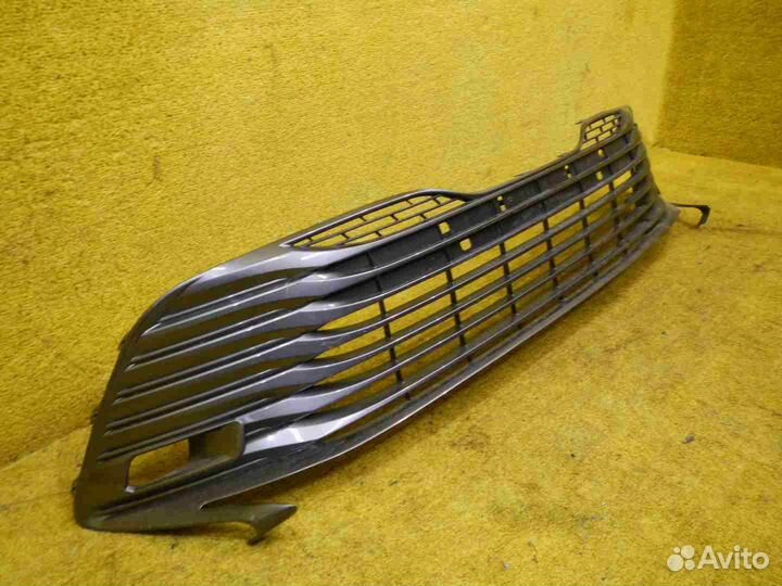 Решетка переднего бампера Toyota Camry xv70 (2018