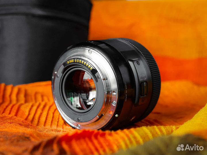 Объектив Sigma 30mm f/1.4 Art (Canon)