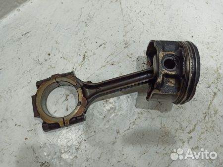 Поршень с шатуном Ниссан