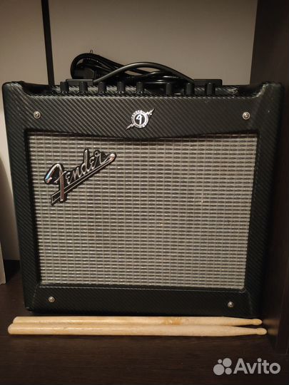 Гитарный комбик Fender Mustang 1