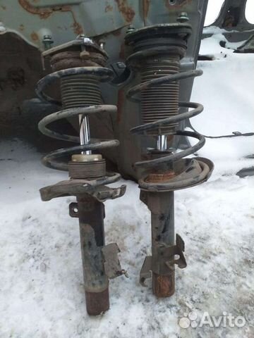 Передние стойки Мазда 3 вк 1.6 МКПП 08г