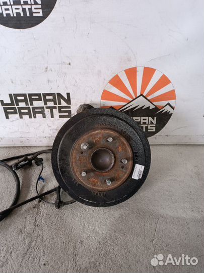 Цапфа задняя правая Honda Civic 4D FD1 FD2 FD3