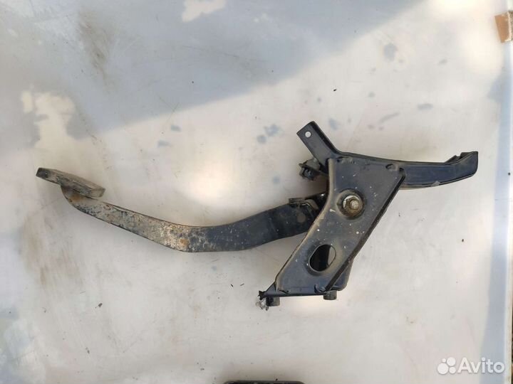 Педаль газа тормоза и сцепления Джили мк