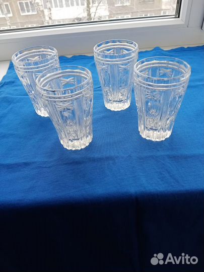 Хрусталь и графин стекло