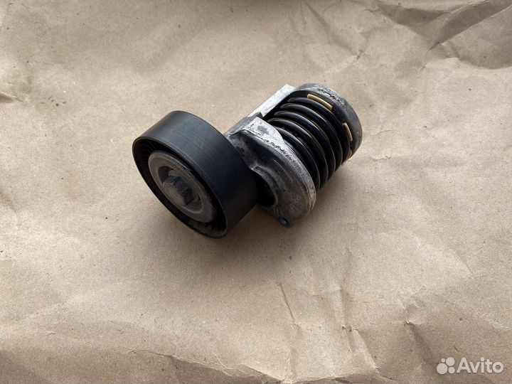 Ролик натяжитель ремня генератора Audi VW 2.0 TDI
