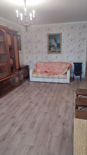 2-к. квартира, 56 м², 2/9 эт.