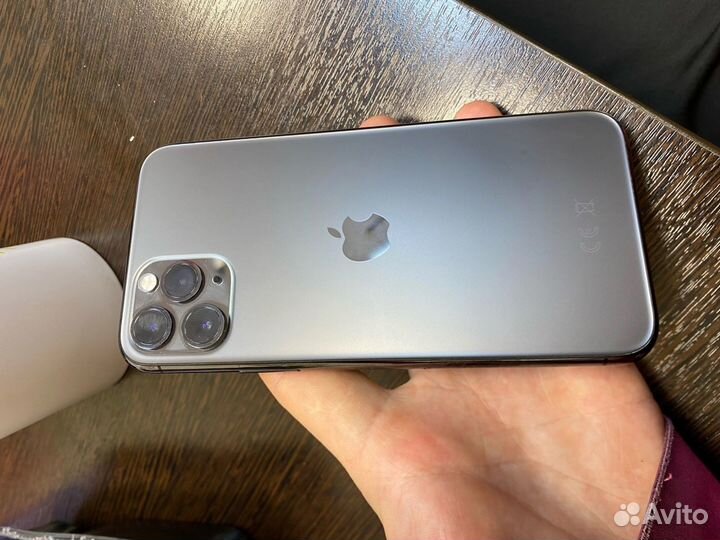 iPhone 11 Pro, 256 ГБ