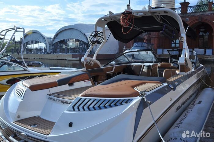 Вейксёрф за катером, вейкборд, электрофоил