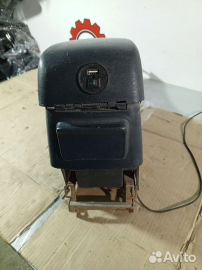 Консоль кпп Nissan Almera Classic