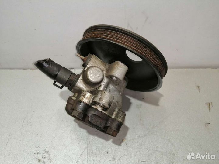 Насос гура 2.0 бензин Hyundai Trajet Sonata EF