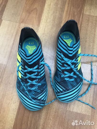 Adidas кросовки для игры в футбол