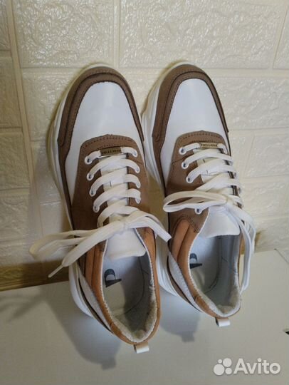 Кроссовки натуральная кожа новые 38 и 39 р