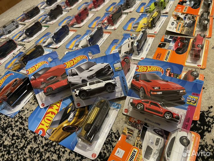 Hot wheels машинки nissan, toyota, ram