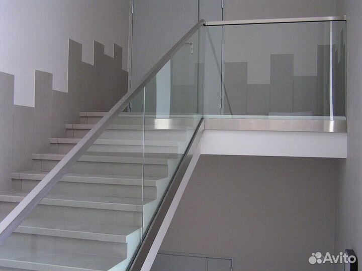 Стеклянные перила для лестниц