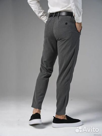 Брюки классические зауженные к низу в офис