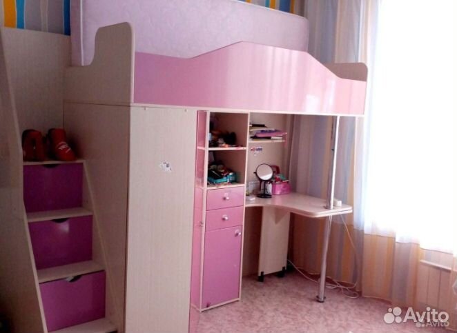 Детская кровать- чердак со столом и шкафом